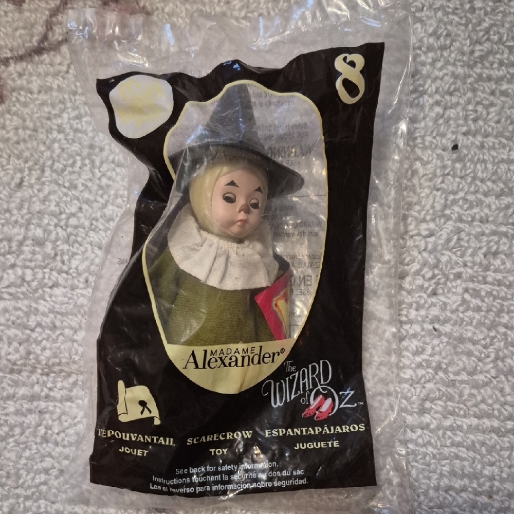 Madame Alexander Wizard of Oz Scarecrow Doll with Green Outfit